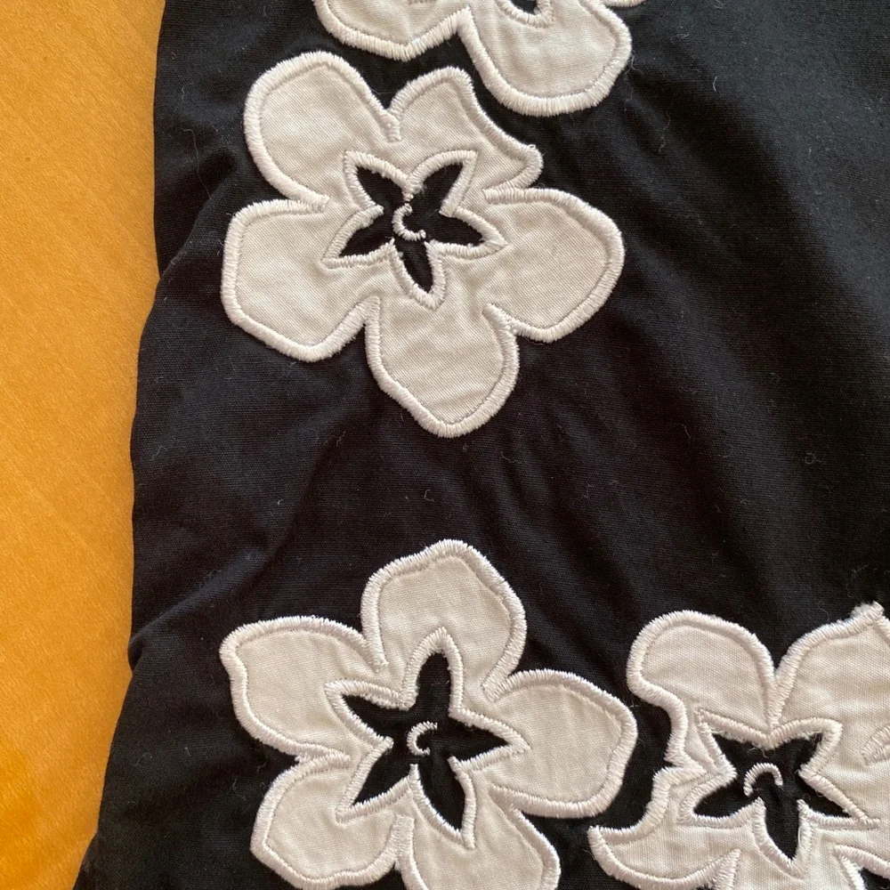 Liz Claiborne Women Michaela Black White Floral Ankle Length Pants Size 8P - Picture 3 of 7